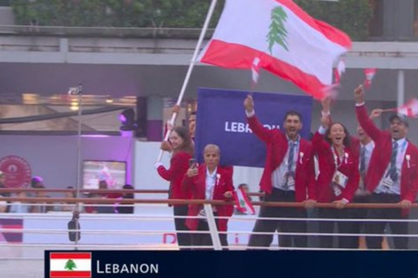 دخول الوفد اللبناني في حفل افتتاح دورة الألعاب الأولمبية “باريس 2024”
